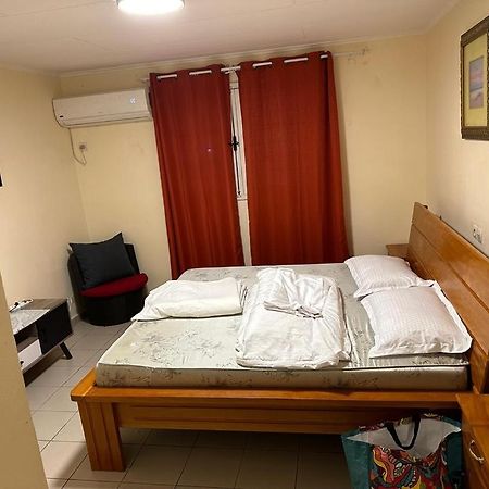Iris Room Libreville Esterno foto