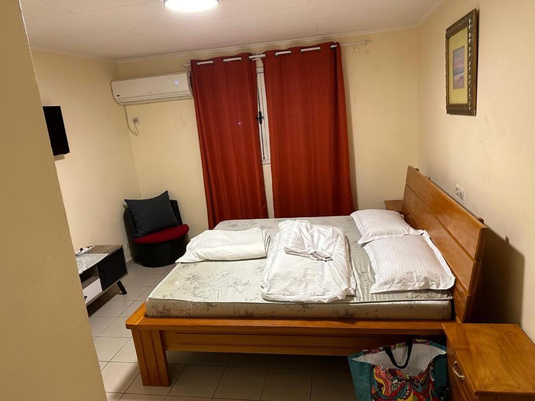 Iris Room Libreville Esterno foto